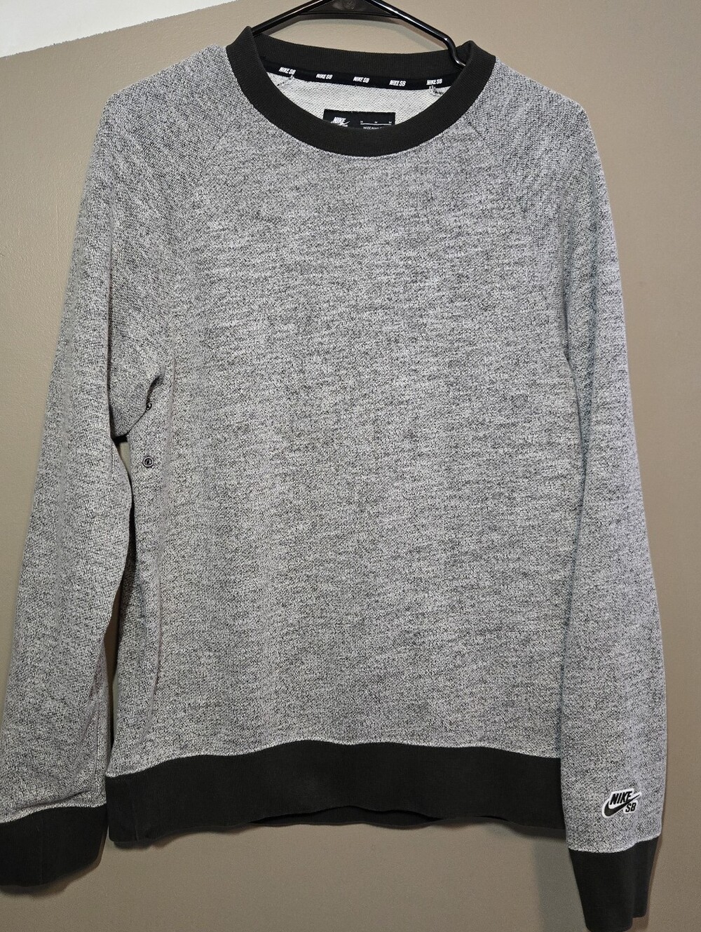 Nike SB Men's Sweatshirt Gray 938345 355 Black Charcoal Skateboard Size Medium